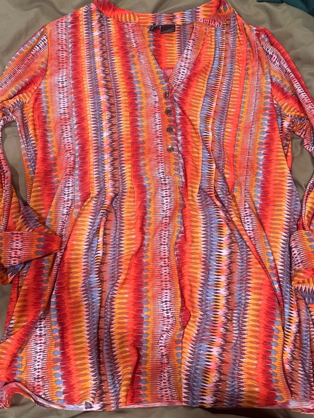 Women’s 1X multi colored patterned vneck blouse striped